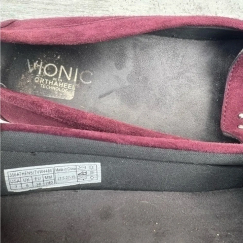 Vionic Womens Chill Athens Slip On‎ Studded Flats Size 7 Purple Suede Moc Toe